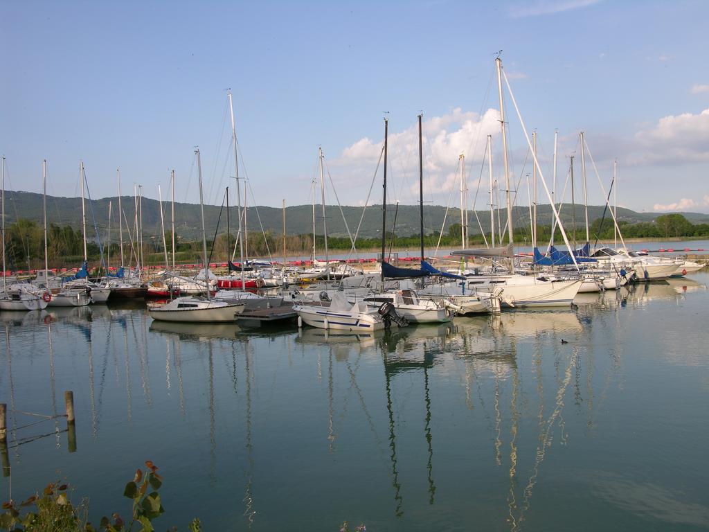 Appartamento Vacanze Magnolia E Glicine Tuoro sul Trasimeno Exterior photo